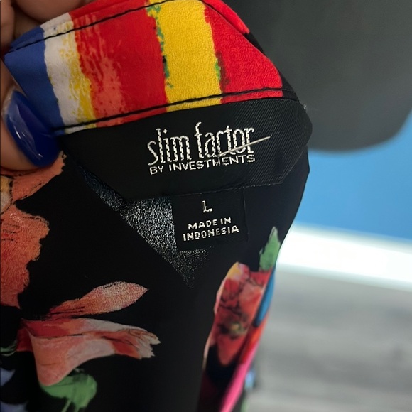 Slim Factor Colorful Floral Mixed Print Blouse - Picture 7 of 8